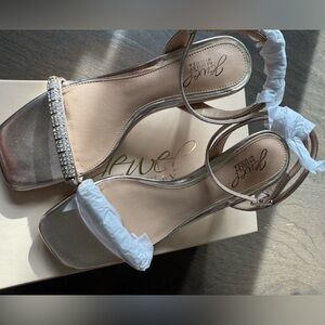NIB Jewel By Badgley Mischka Charisma Kitten Heel Shoes
